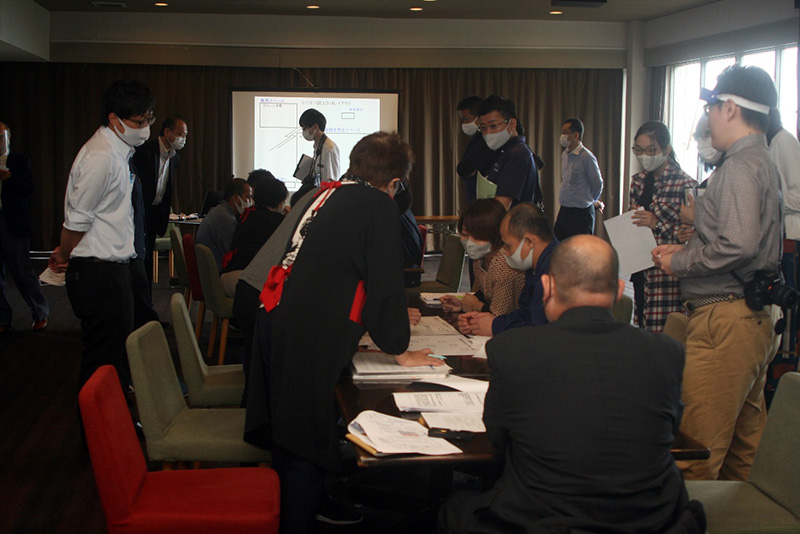 訓練を繰り返し