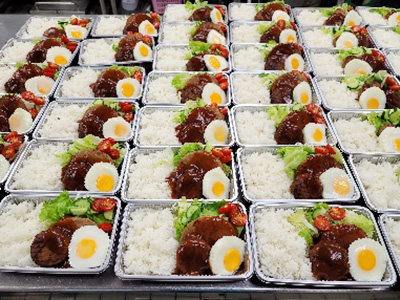 毎月実施されている子ども食堂のお弁当「まんまる弁当」