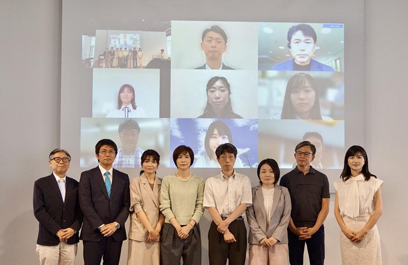 気象キャスター共同声明の様子です