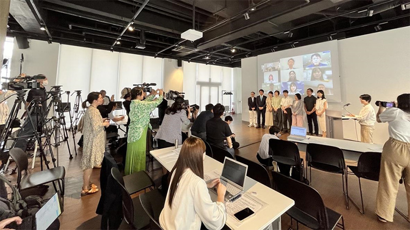 気象キャスター共同声明の様子です